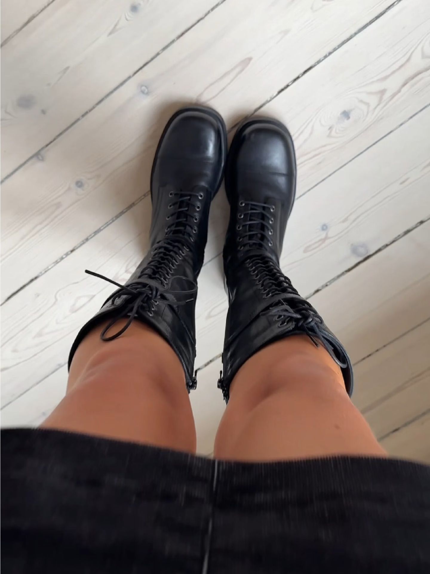 无烟煤色 黑檀色 黄貂鱼 圆头 系带 皮革  - VALI鞋履AI设计主图