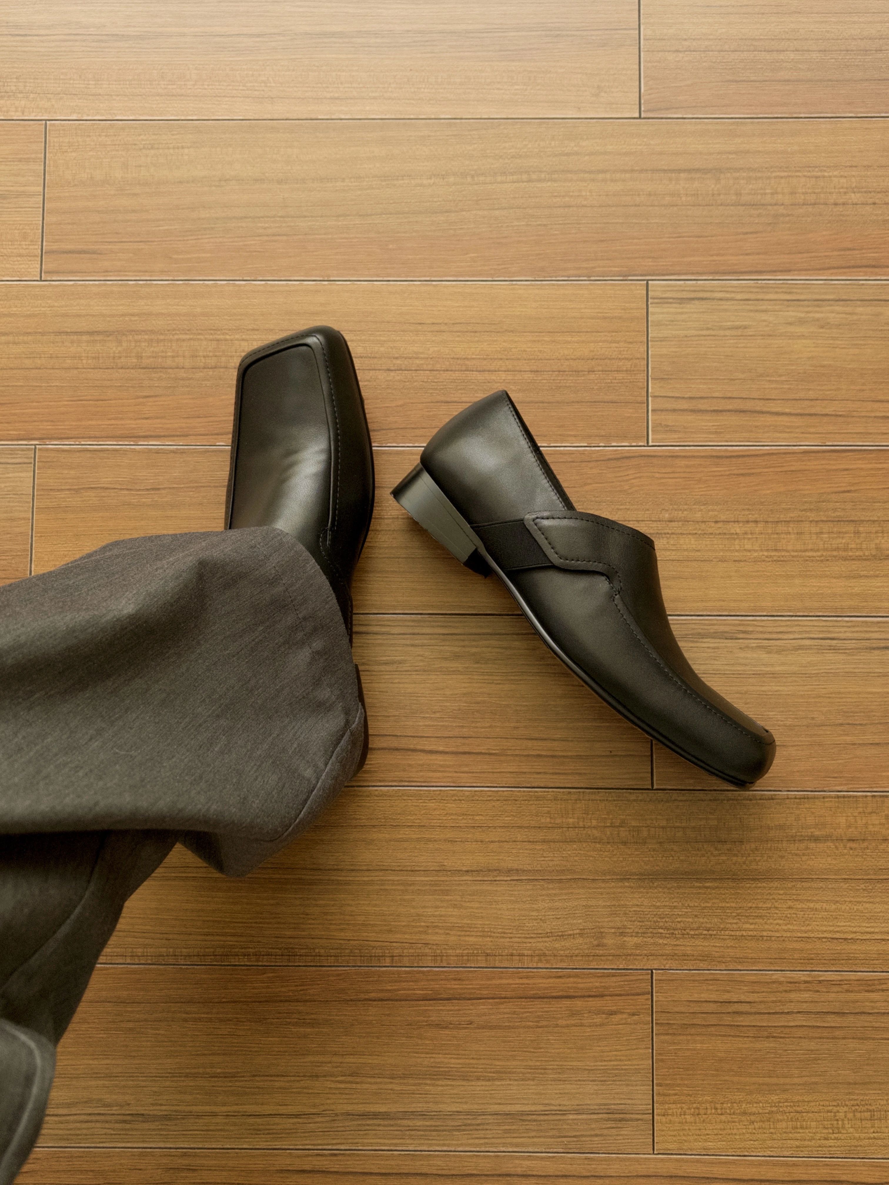 深橄榄色 深洞 常春藤绿 一脚蹬 皮革  - VALI鞋履AI设计主图