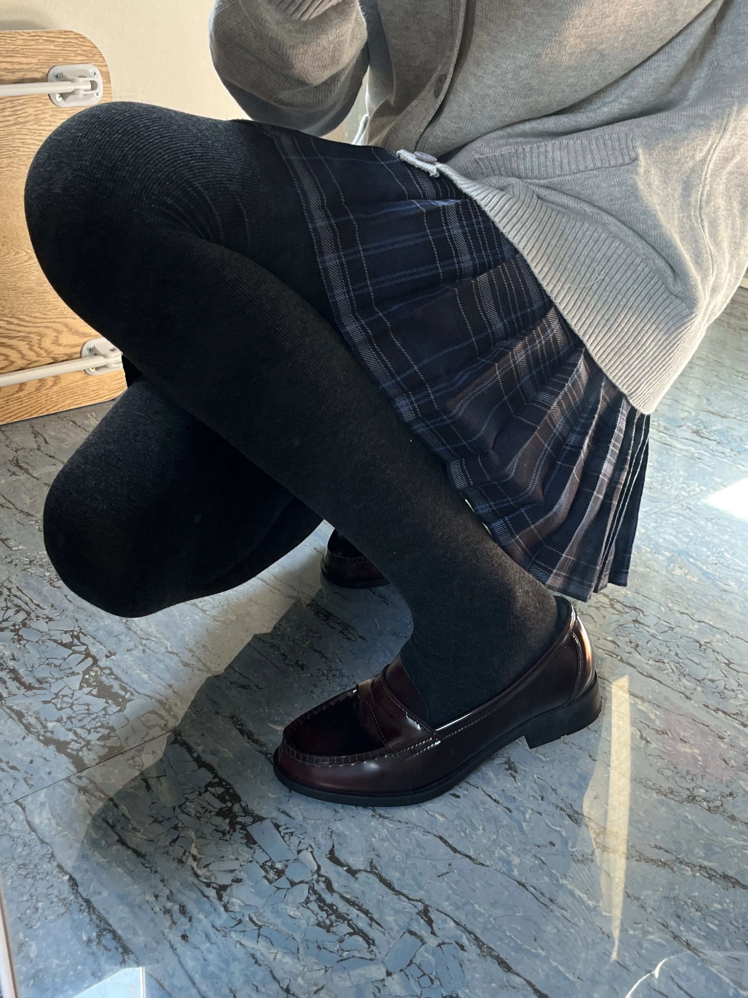 蓝黑色 圆头 低帮 一脚蹬 深口鞋 皮革  - VALI鞋履AI设计主图