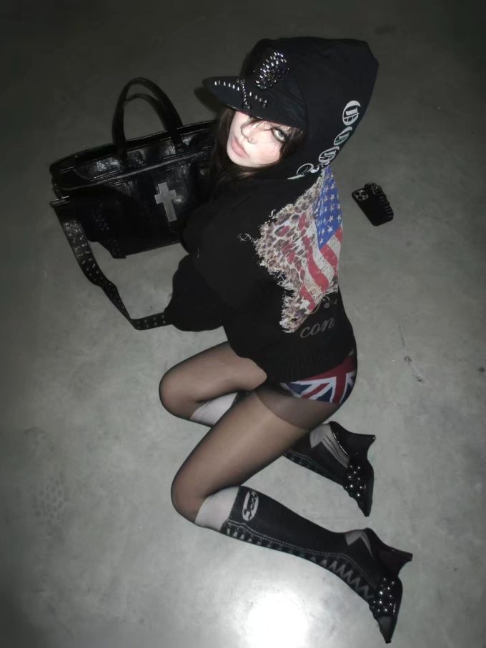 针织面料 H型 连帽领 中长袖 基础袖 局部印染 字母 印花 燕尾服 暴雨色 深灰玫瑰红 朋克摇滚