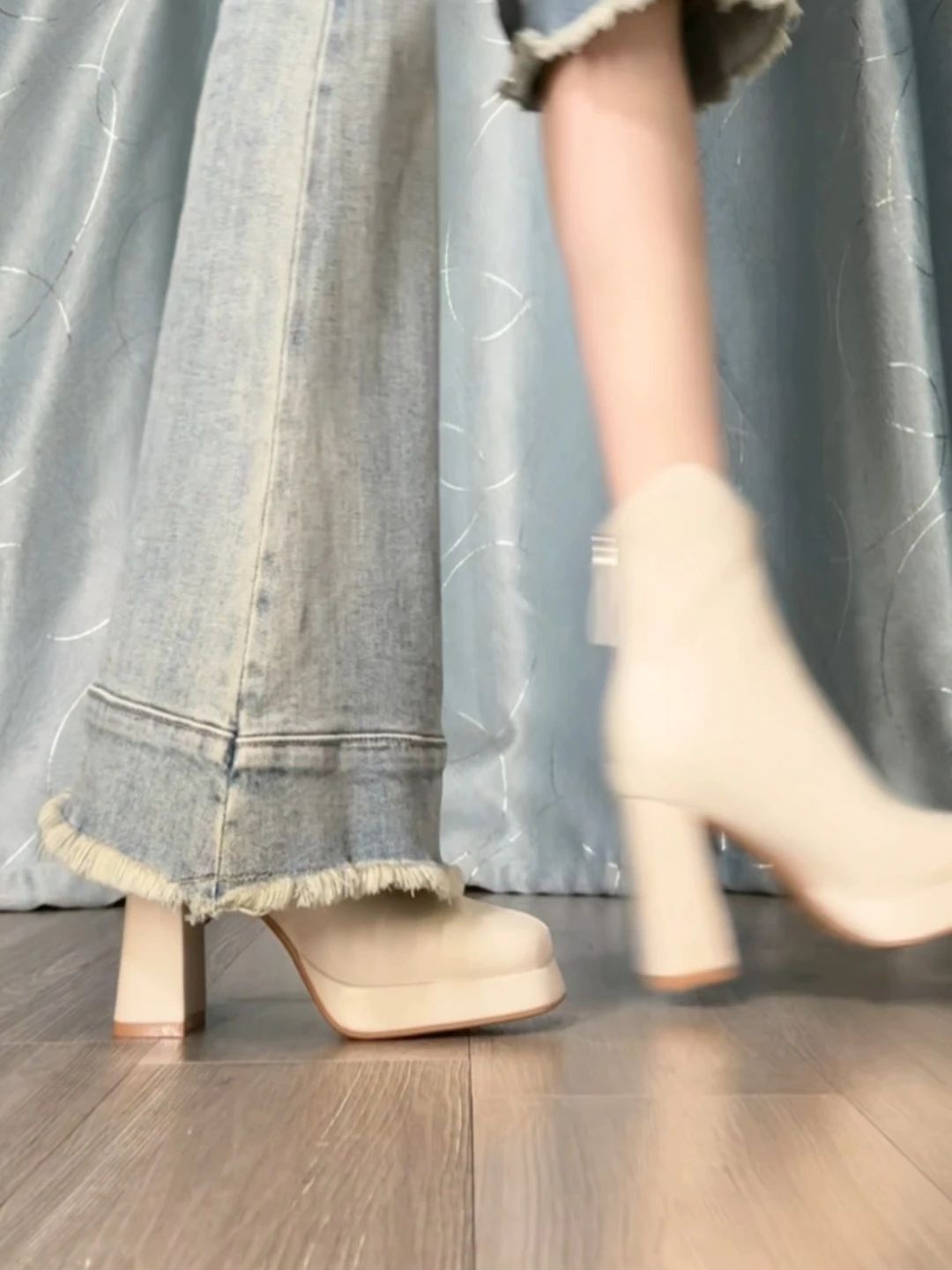 高跟 粗跟 珠光色 奶油  - VALI鞋履AI设计主图