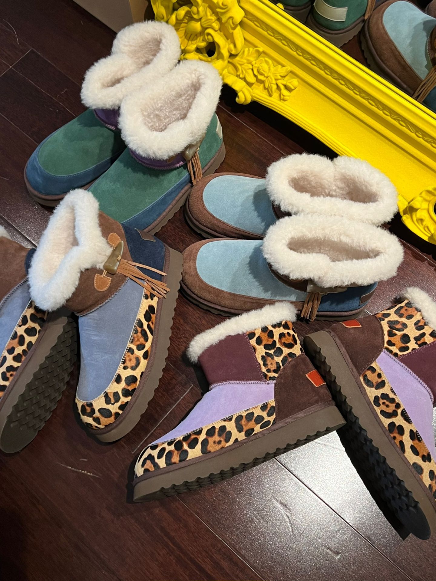 土褐色 安道尔红 香菇色 一脚蹬 绒毛/绒面 土褐色 安道尔红 香菇色 一脚蹬 绒毛/绒面 - VALI鞋履AI设计主图