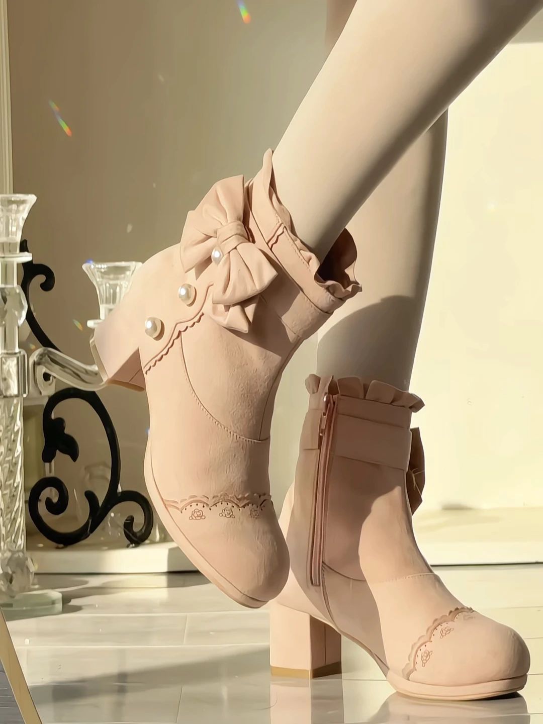 中跟 粗跟 秋白色 冬麦色 牛肝菌 低帮 浅口鞋 皮革 中跟 粗跟 秋白色 冬麦色 牛肝菌 低帮 浅口鞋 皮革 - VALI鞋履AI设计主图