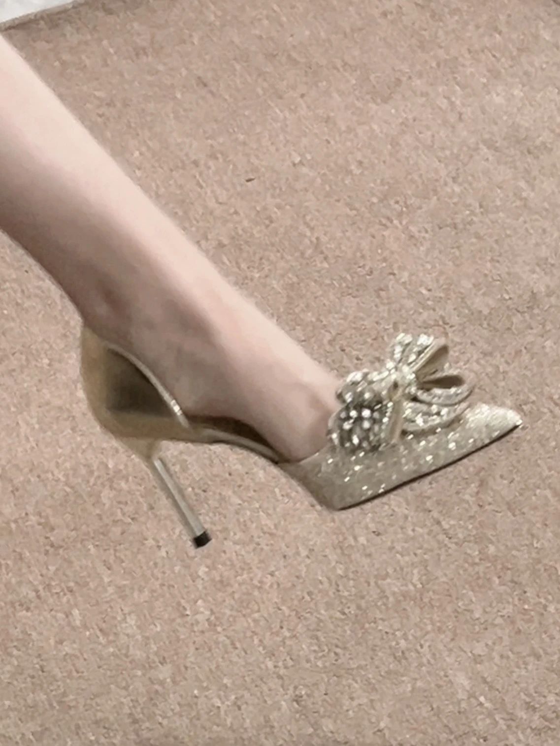 高跟 细跟 沙漠棕榈色 冬季树枝 狼灰色 尖头 低帮 一脚蹬 浅口鞋 高跟 细跟 沙漠棕榈色 冬季树枝 狼灰色 尖头 低帮 一脚蹬 浅口鞋 - VALI鞋履AI设计主图