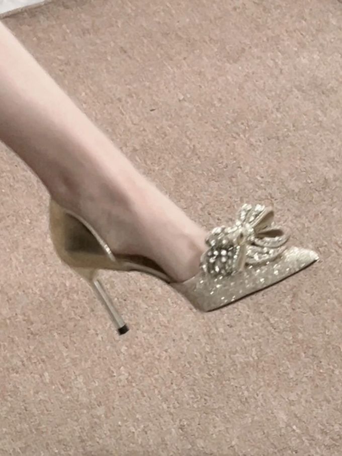 高跟 细跟 沙漠棕榈色 冬季树枝 狼灰色 尖头 低帮 一脚蹬 浅口鞋