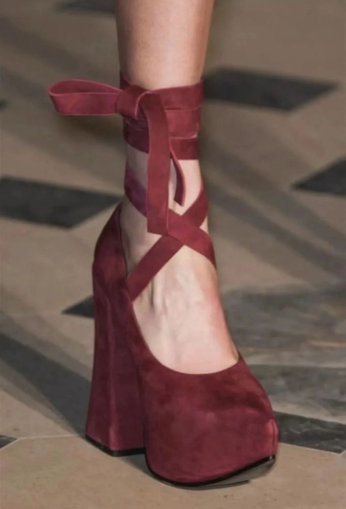 陈年波特酒色 马车红 赤褐色 尖头 浅口鞋 皮革