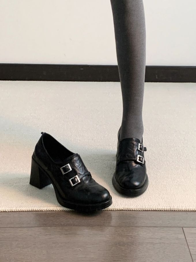 中跟 粗跟 圆头 低帮 袢扣 深口鞋 皮革