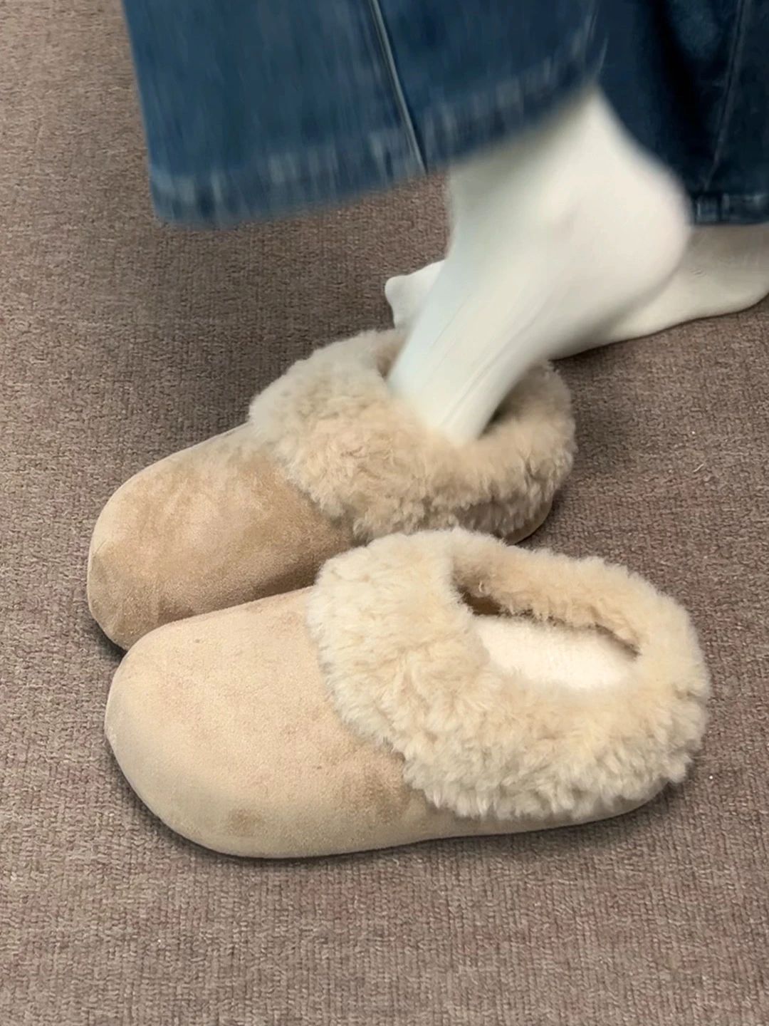 平底 羊毛色 小麦色 香草色 无帮 绒毛/绒面 平底 羊毛色 小麦色 香草色 无帮 绒毛/绒面 - VALI鞋履AI设计主图