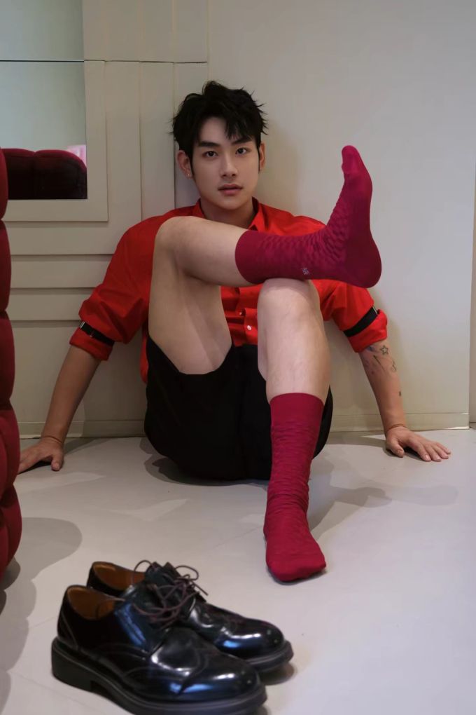 H型 圆形领 中长袖 拼接袖 边缘装饰 胆大 大丽花红 肾上腺素