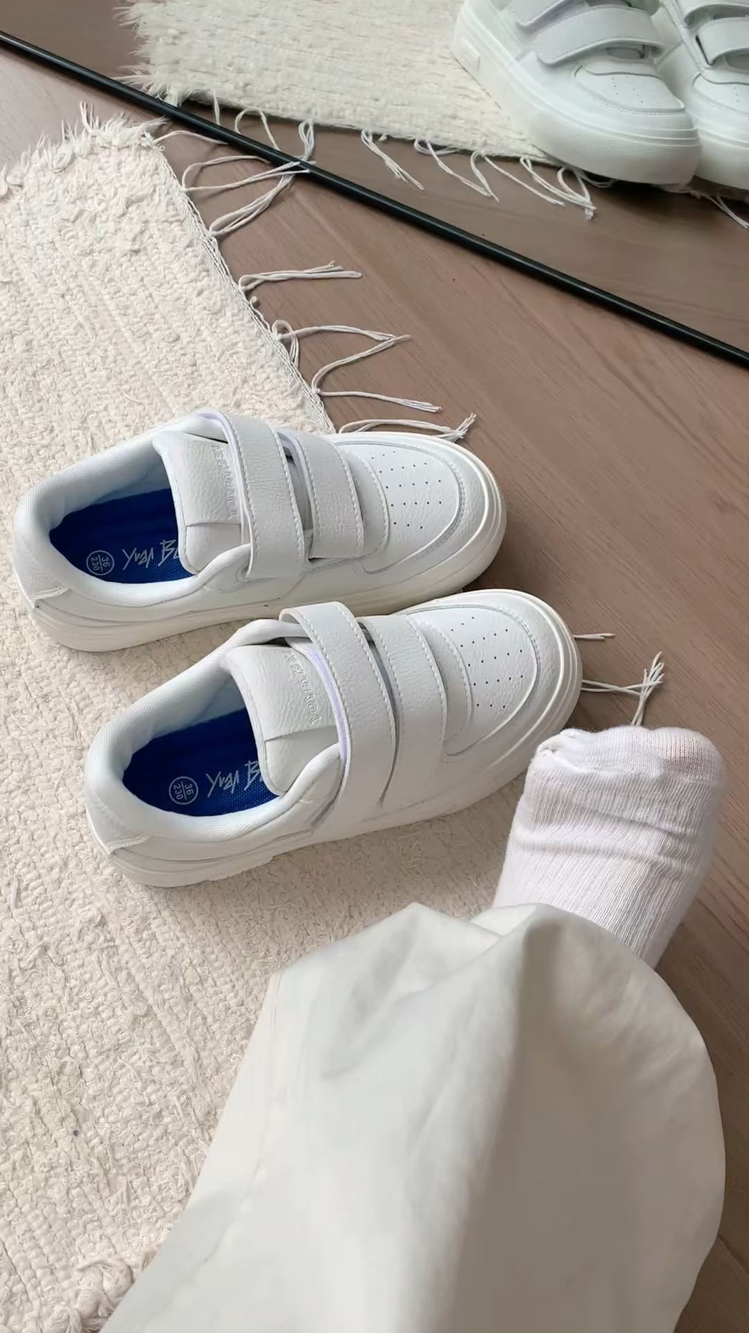 黑莓果酱 岩脊色 平菇 低帮 魔术贴 皮革  - VALI鞋履AI设计主图