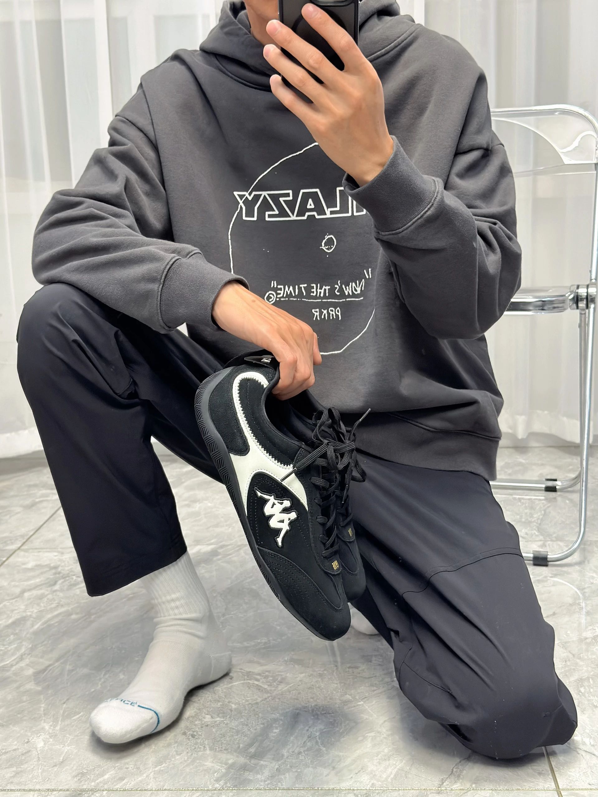 针织面料 连帽领 中长袖 基础袖 局部印染 字母 印花 基础绳带 针织面料 连帽领 中长袖 基础袖 局部印染 字母 印花 基础绳带 - VALI鞋履AI设计主图