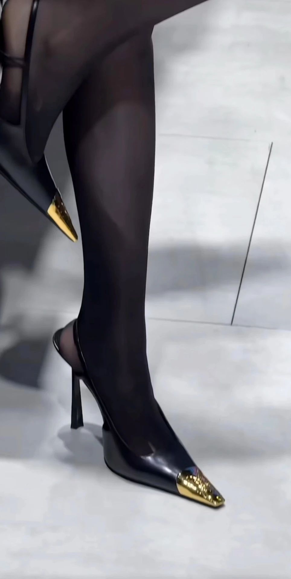 深井黑 黑海 黑曜石 尖头 皮革  - VALI鞋履AI设计主图