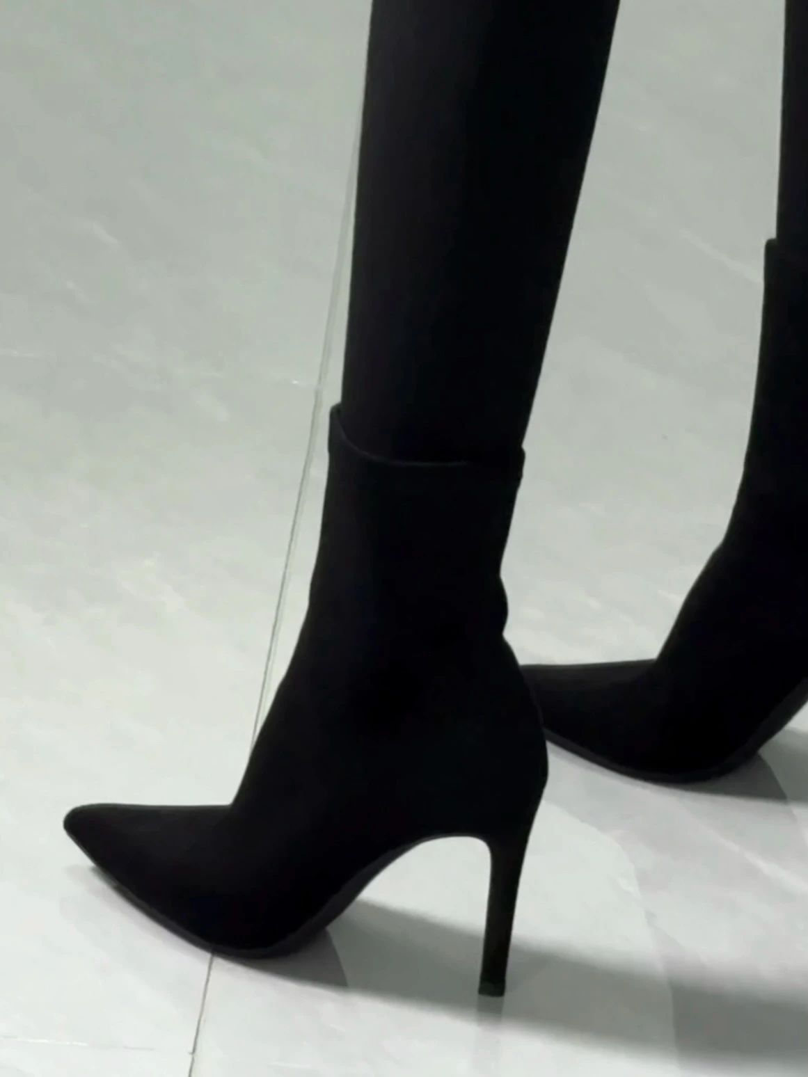 高跟 细跟 尖头 皮革  - VALI鞋履AI设计主图