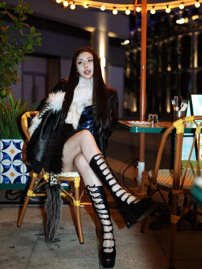 皮革面料 立领 中长袖 燕尾服 微蓝色 薄云 毛条 