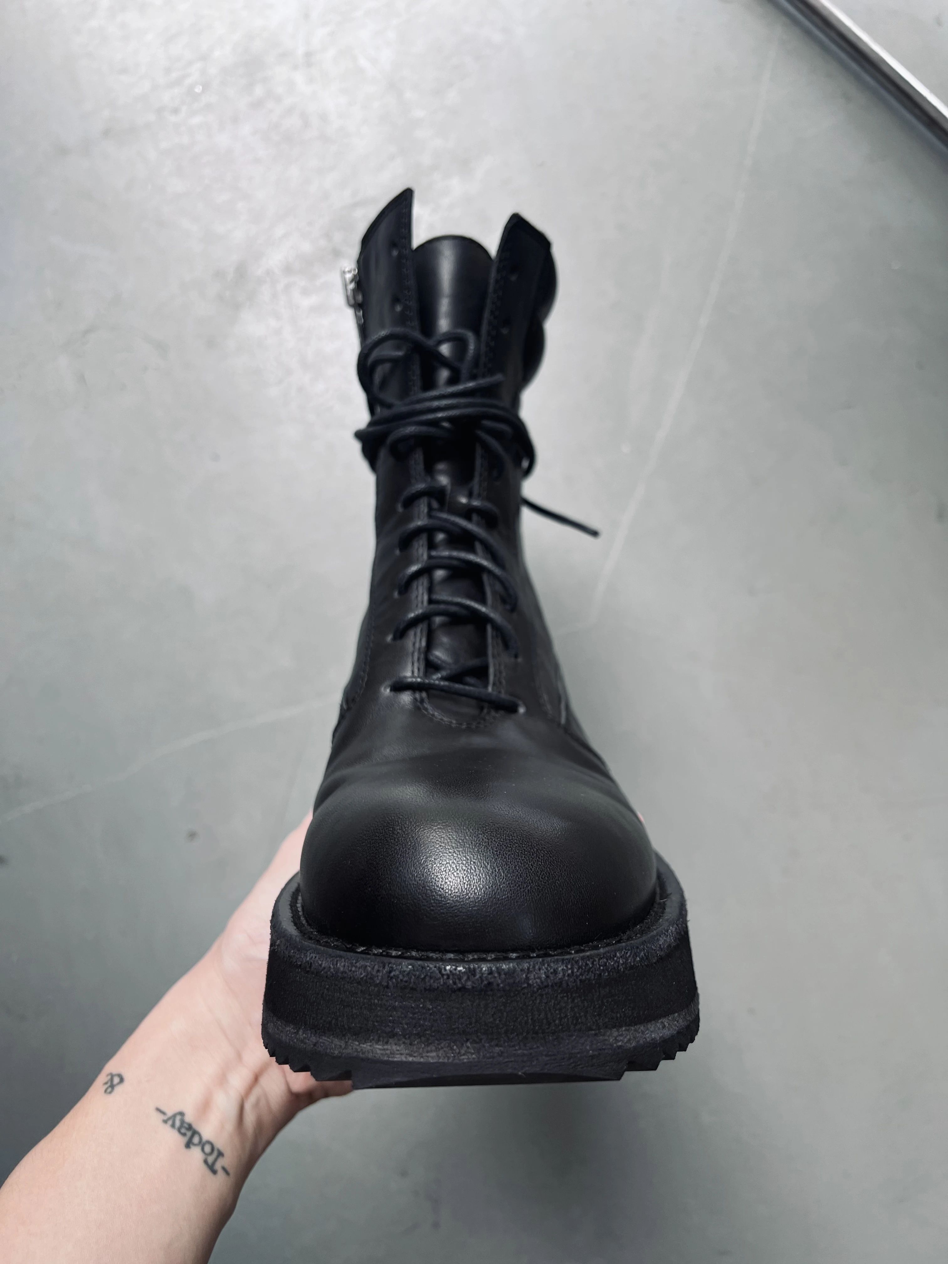 圆头 系带 皮革  - VALI鞋履AI设计主图