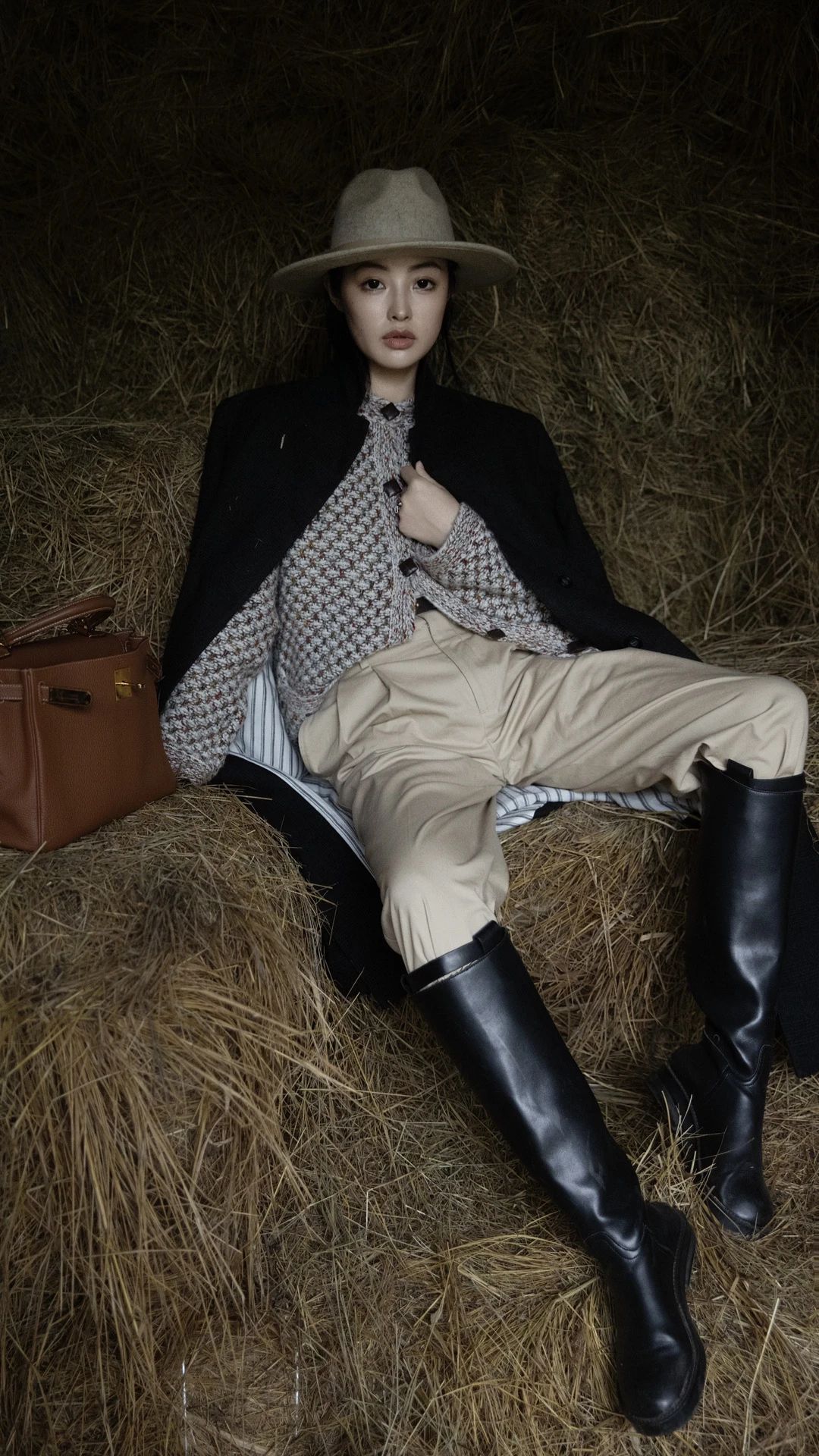 呢绒 H型 基础袖 满印&循环 基础扣饰  - VALI鞋履AI设计主图