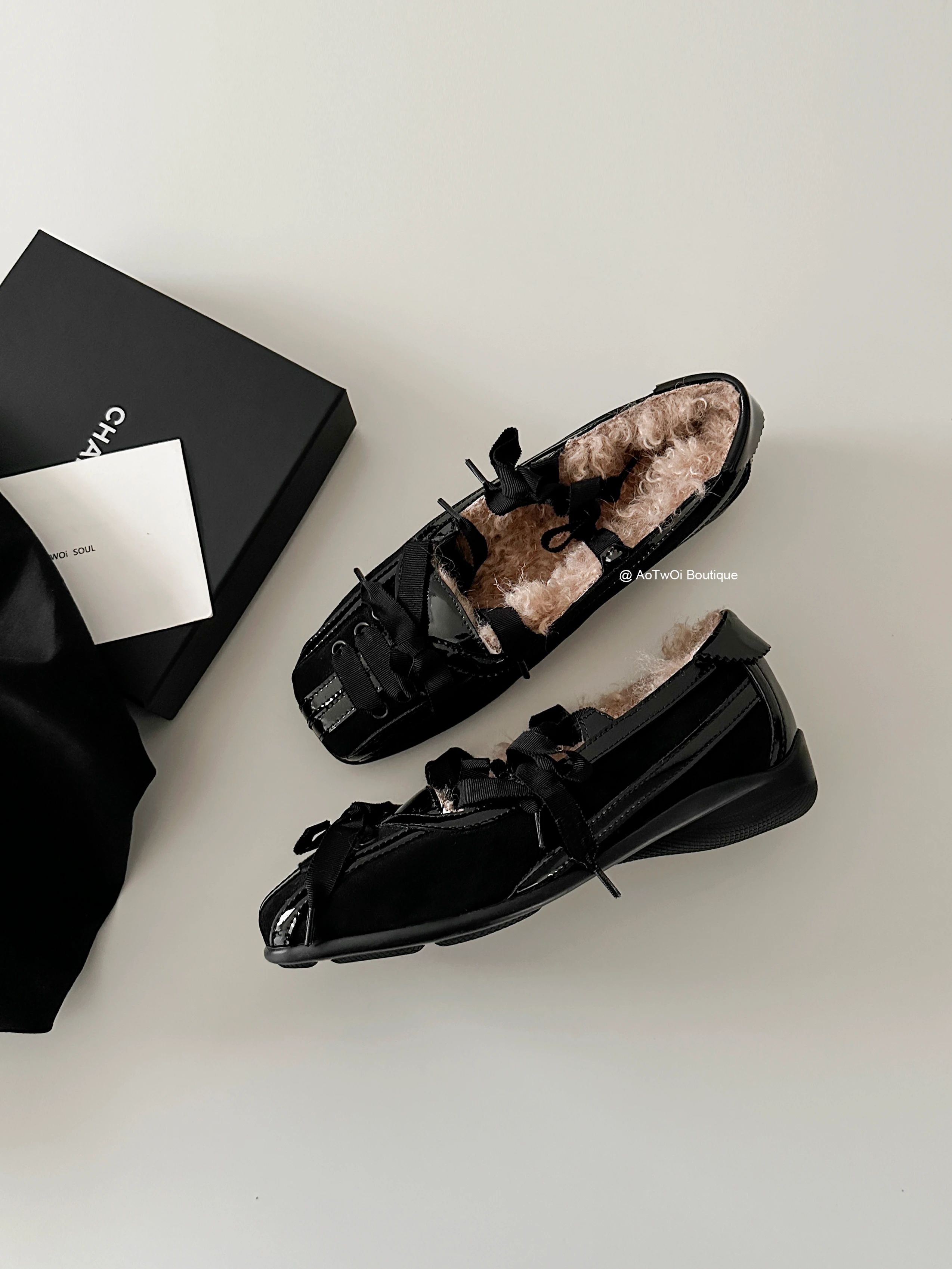 低帮 中口鞋 皮革  - VALI鞋履AI设计主图