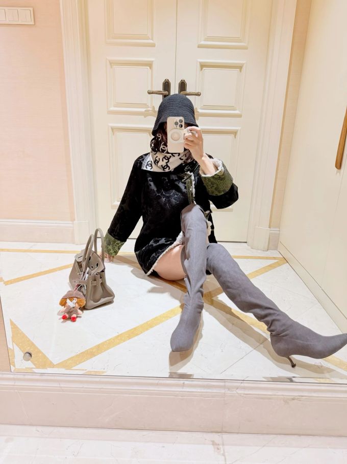 屋顶 极简灰 磁铁矿 皮革