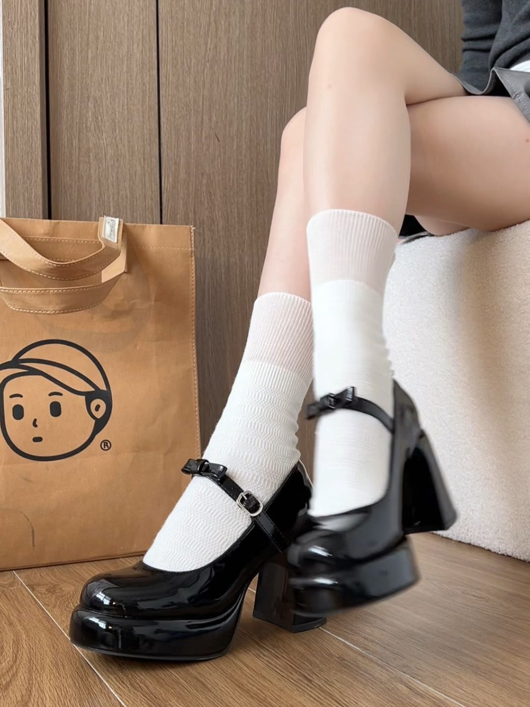 圆头 袢扣 中口鞋 皮革  - VALI鞋履AI设计主图