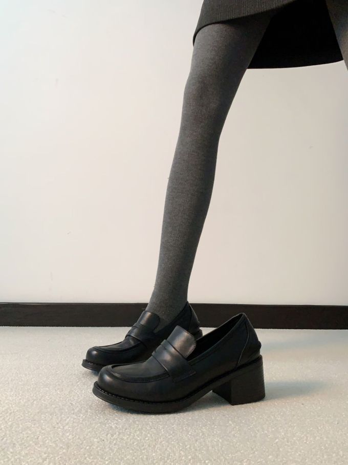 圆头 低帮 一脚蹬 深口鞋 皮革