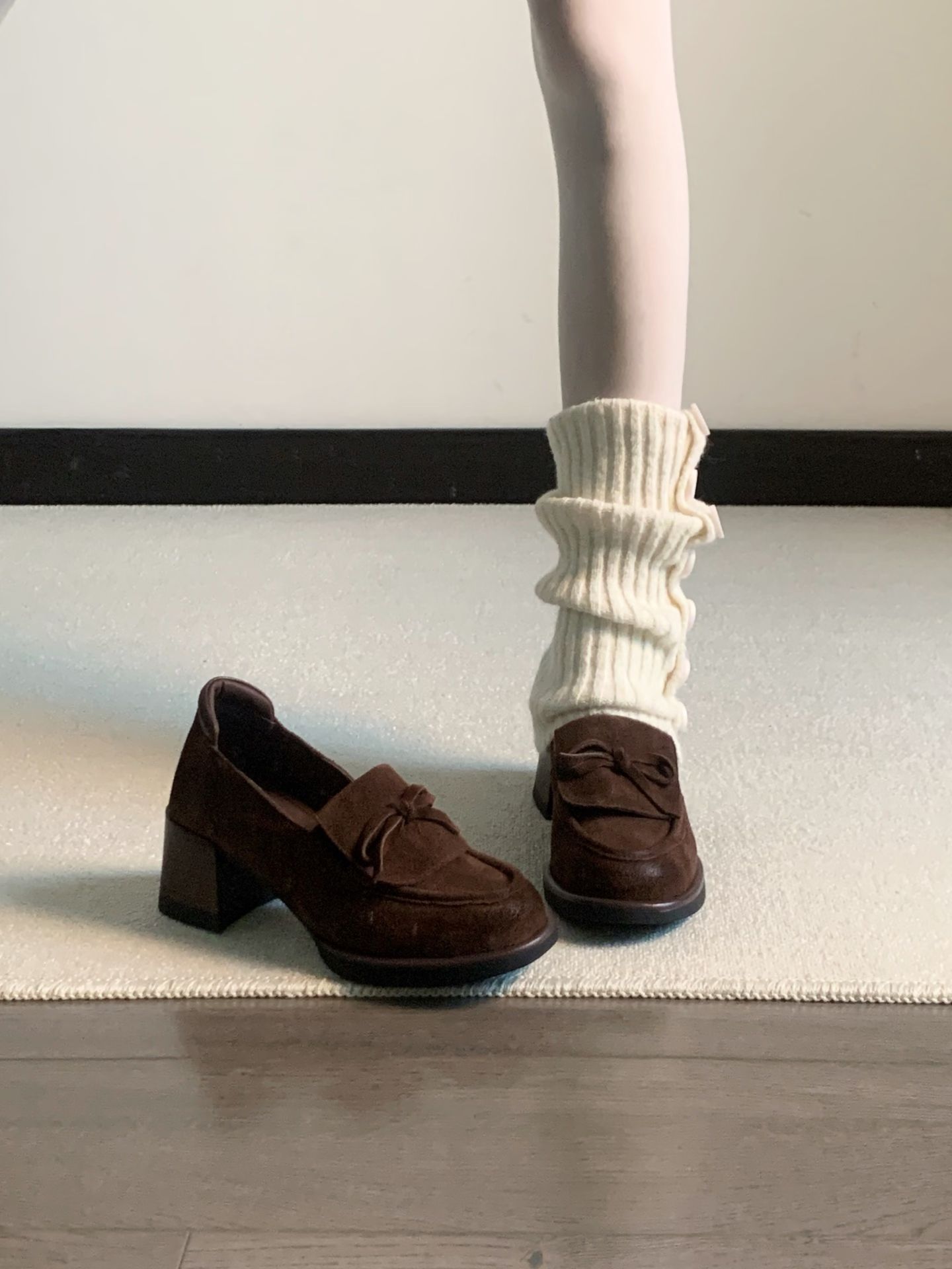 圆头 低帮 一脚蹬 深口鞋 皮革  - VALI鞋履AI设计主图