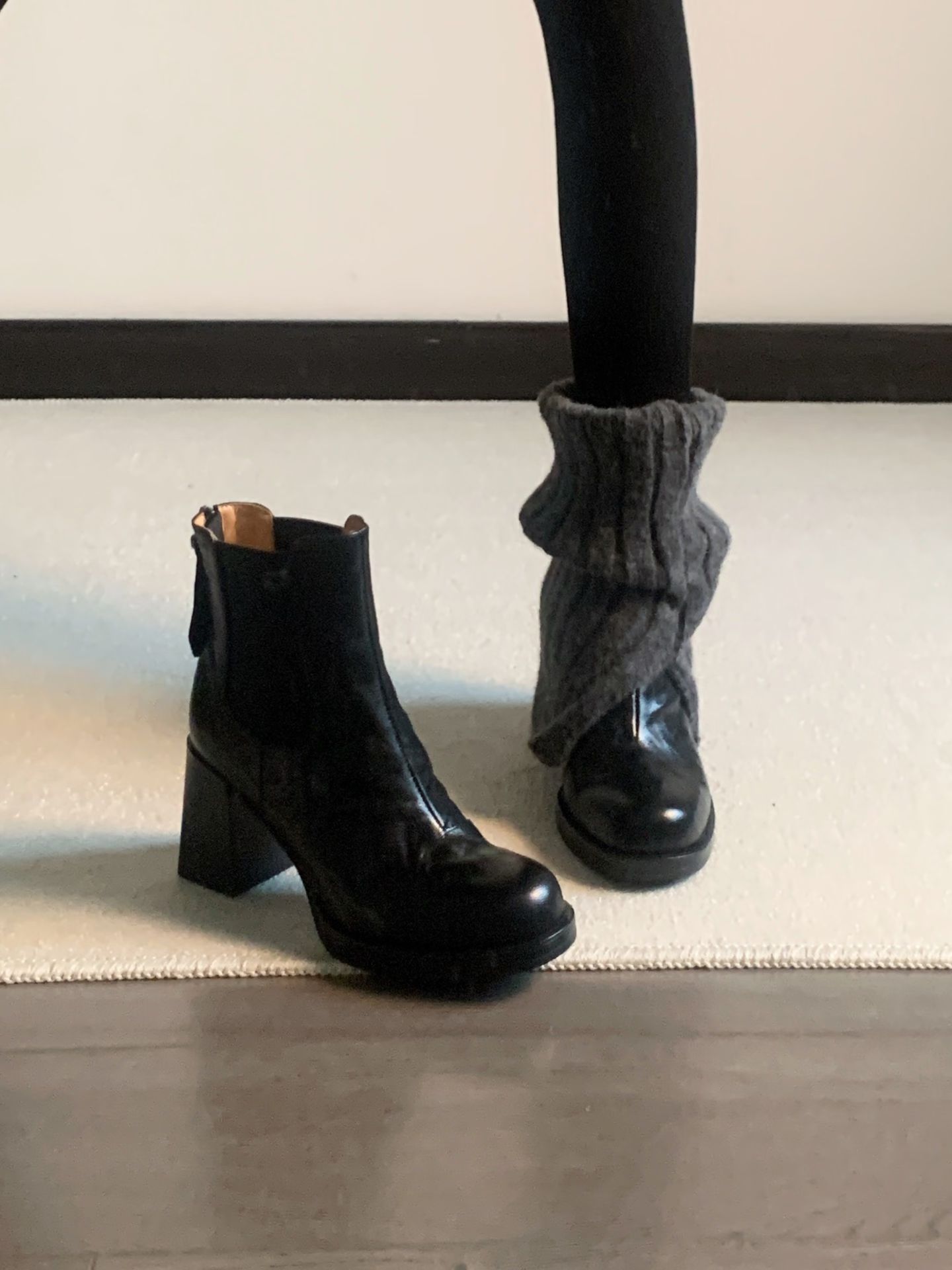 中跟 粗跟 圆头 松紧带 皮革  - VALI鞋履AI设计主图