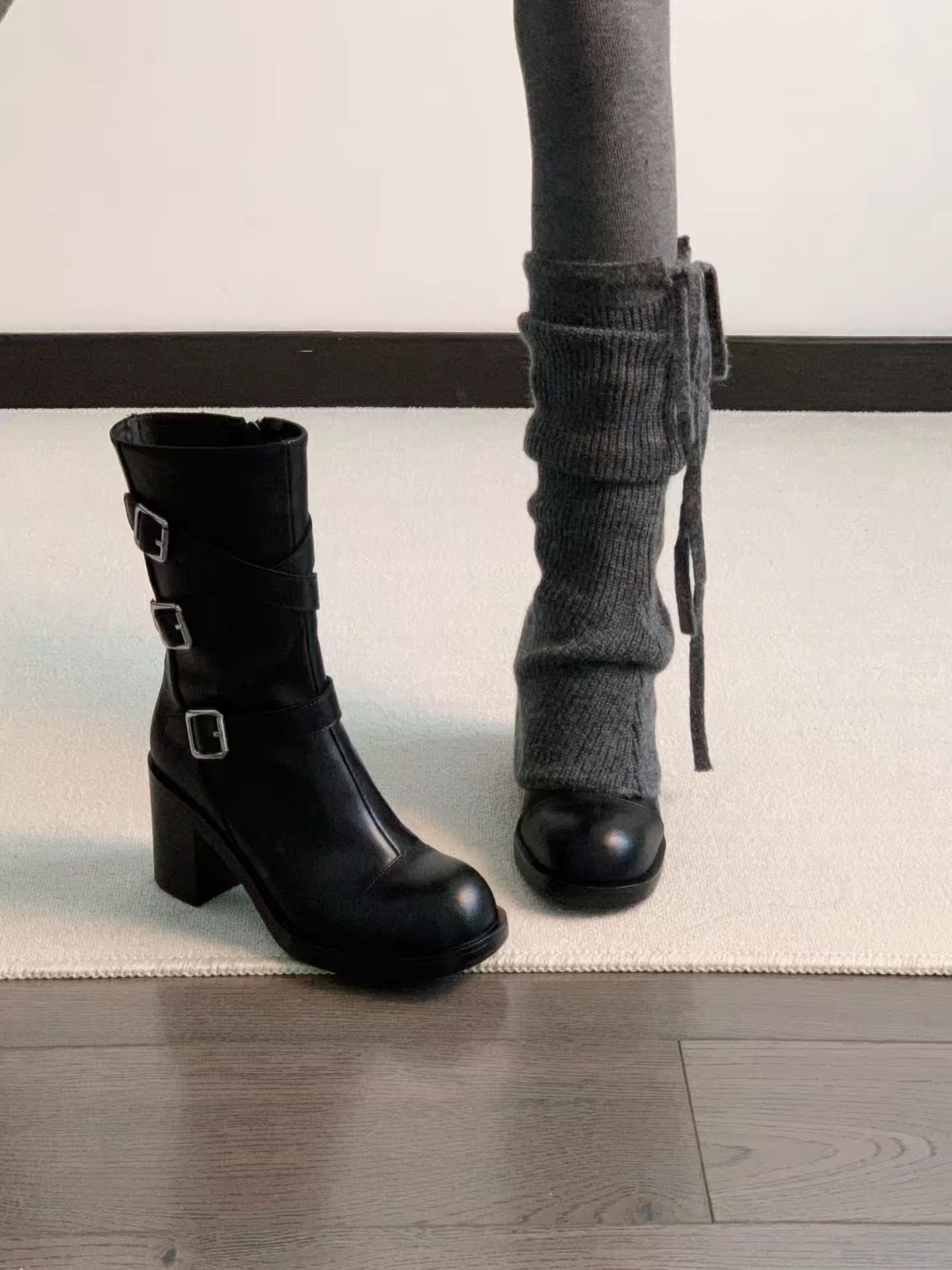 中跟 粗跟 圆头 袢扣 皮革  - VALI鞋履AI设计主图