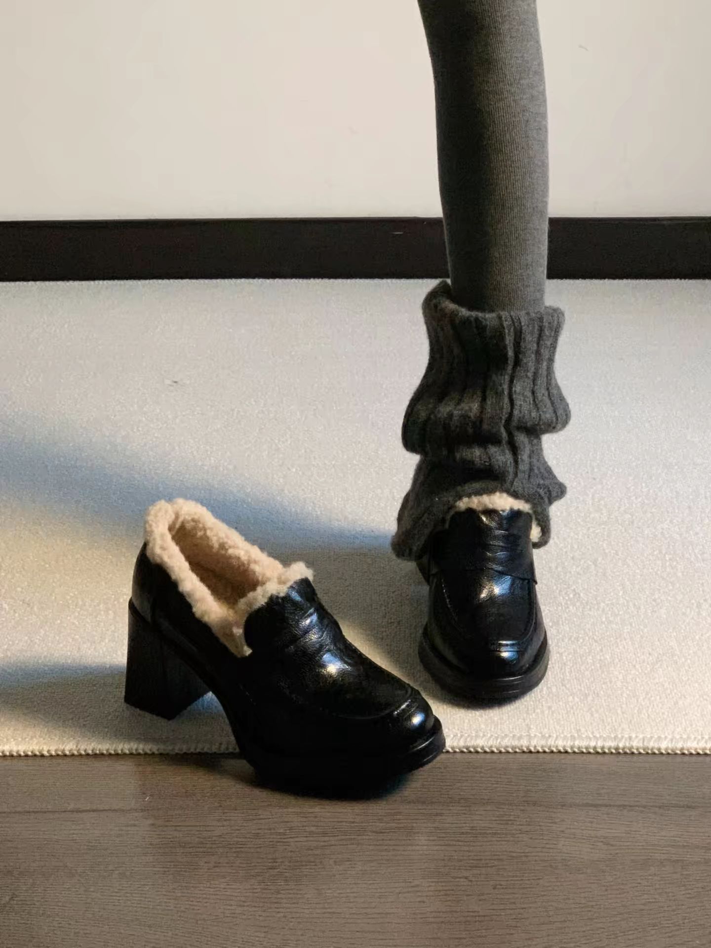 圆头 低帮 一脚蹬 深口鞋 皮革  - VALI鞋履AI设计主图