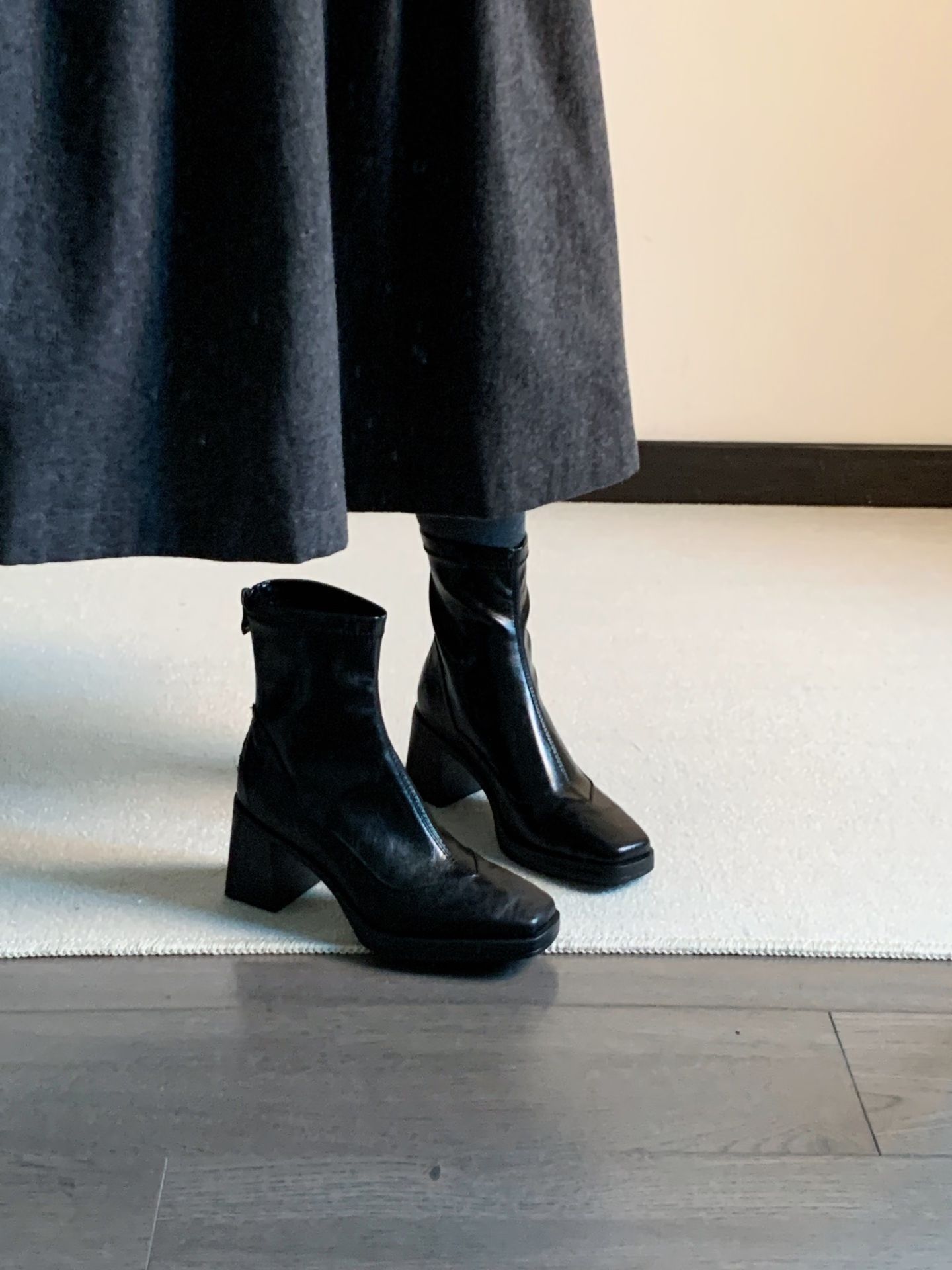 中跟 粗跟 方头 皮革  - VALI鞋履AI设计主图