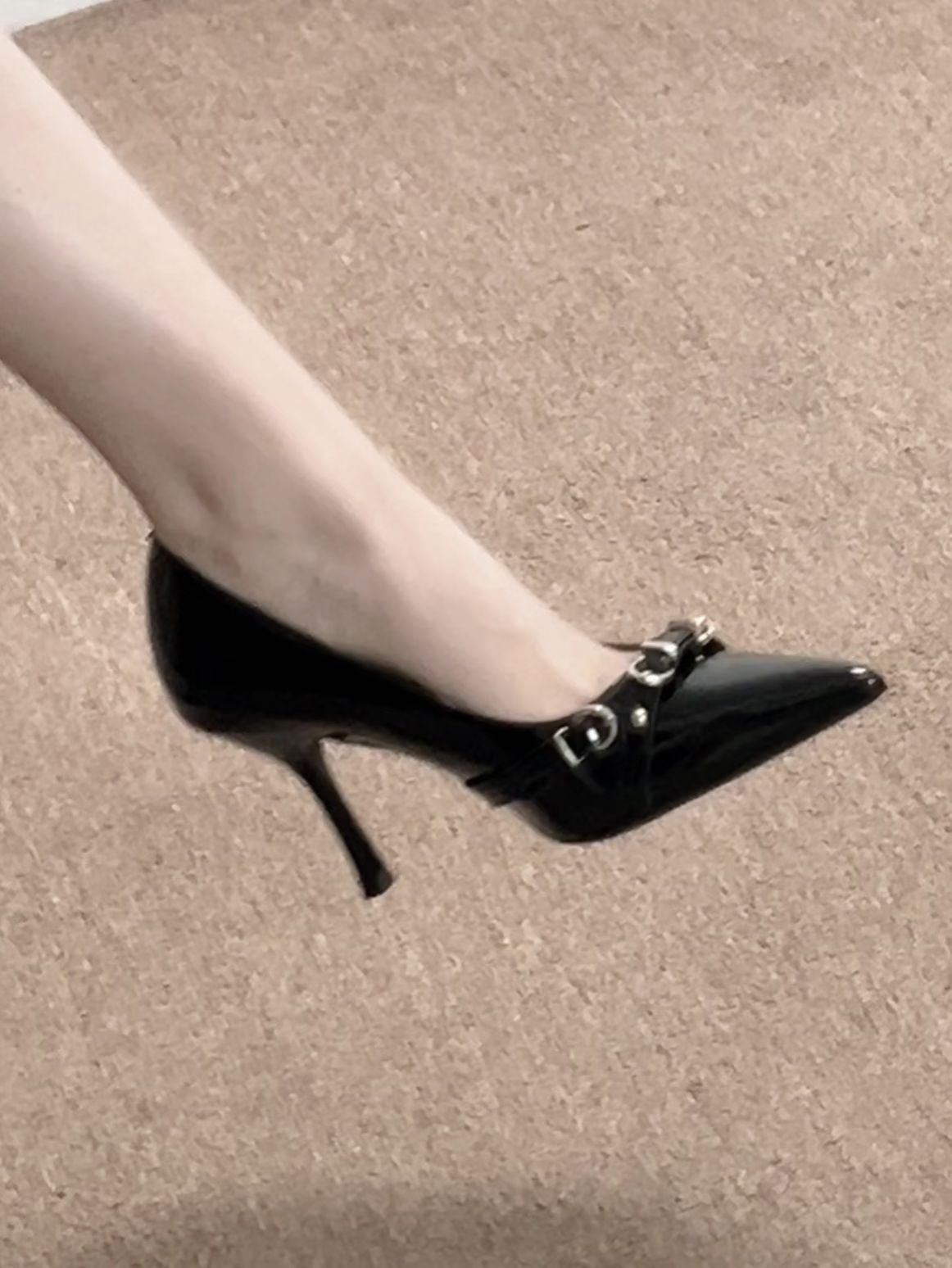 高跟 细跟 燕尾服 棕灰色 雾号 尖头 低帮 一脚蹬 浅口鞋 皮革  - VALI鞋履AI设计主图