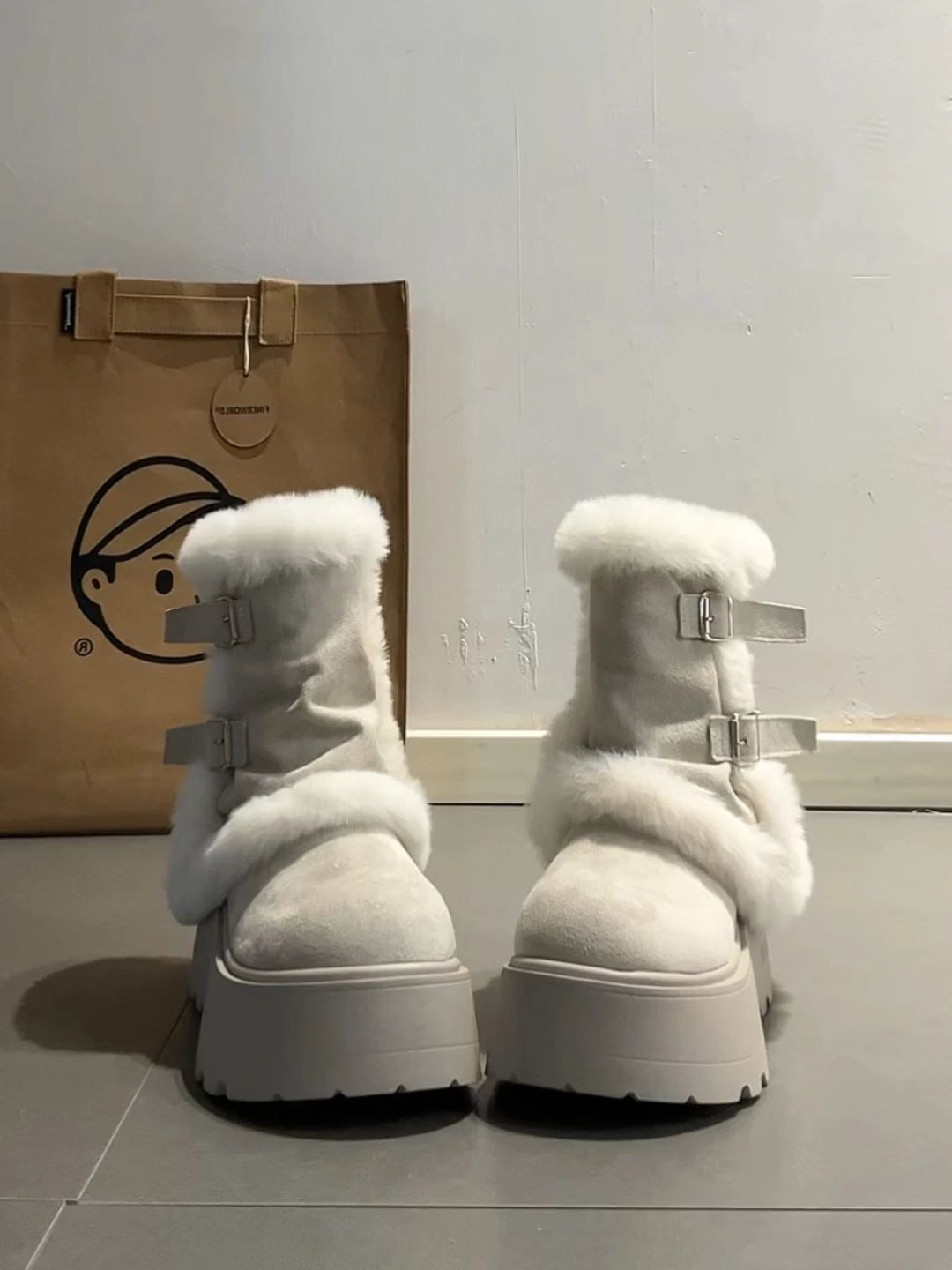 烟熏橄榄 牡蛎灰 羽毛灰 圆头 皮革  - VALI鞋履AI设计主图