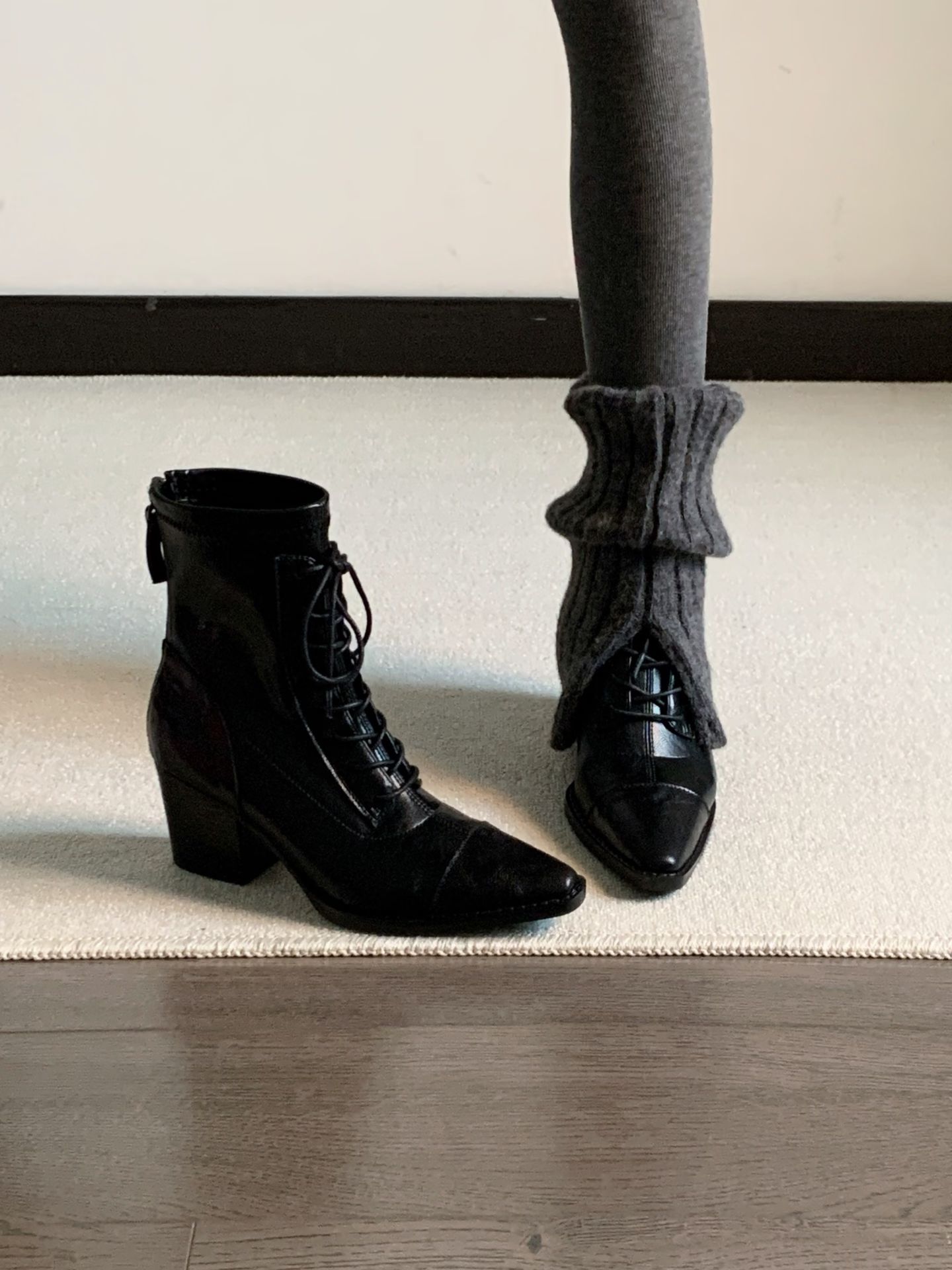 中跟 粗跟 燕尾服 尖头 系带 皮革  - VALI鞋履AI设计主图