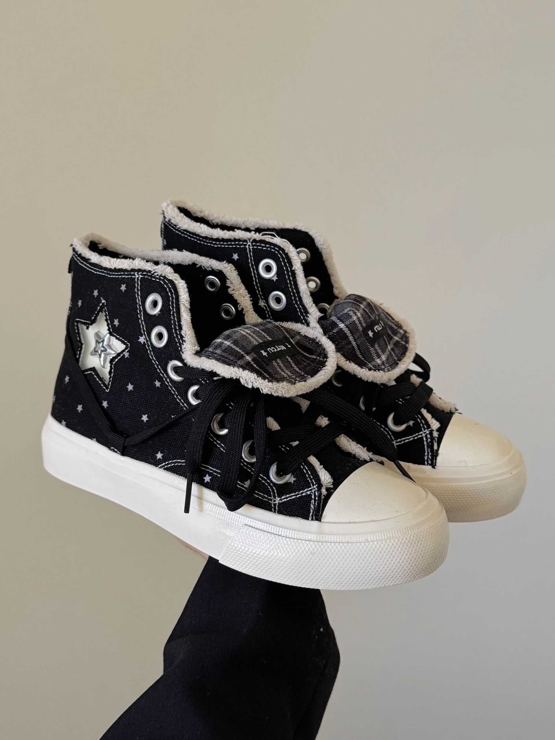 燕尾服 微蓝色 黎明蓝 高帮 系带 布面  - VALI鞋履AI设计主图