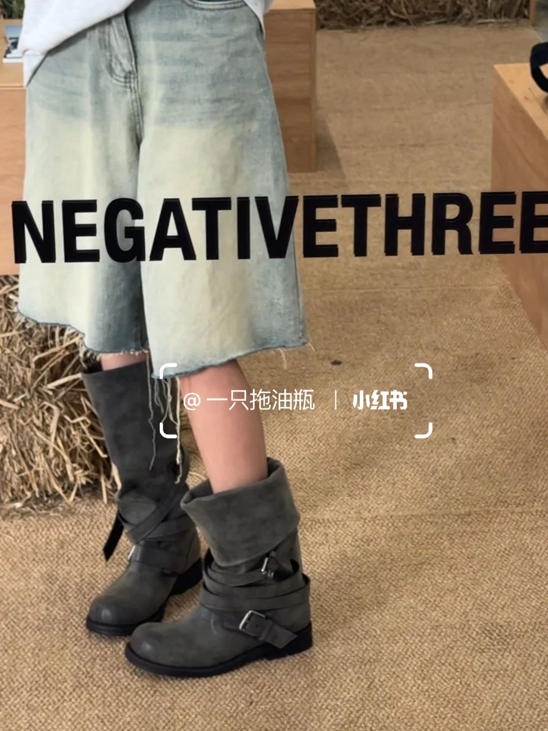 牛仔面料 局部印染 洗水 毛边 燕尾服 银绿色 石板灰  - VALI鞋履AI设计主图