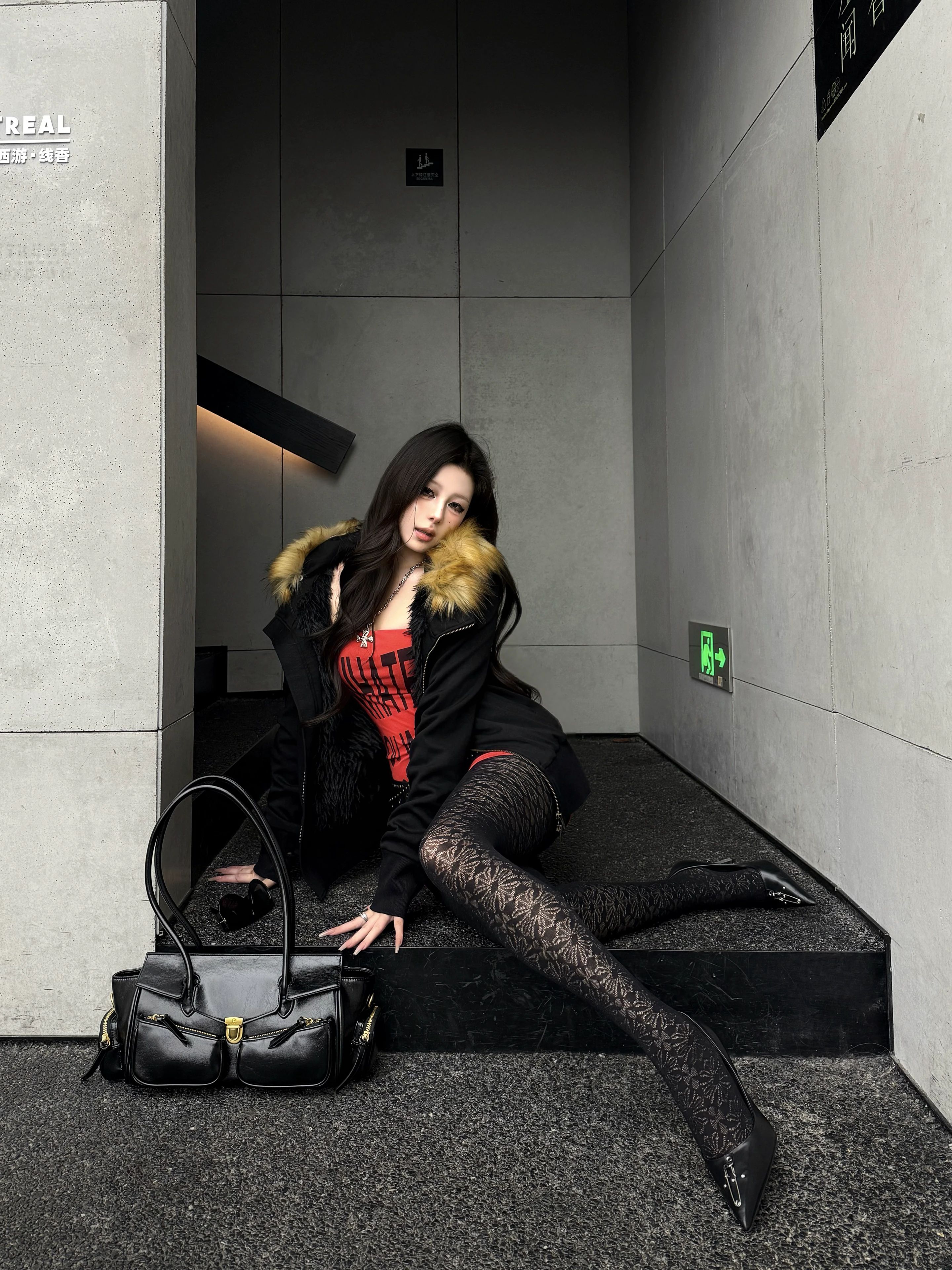 陨石色 棕灰色 灯黑 尖头  - VALI鞋履AI设计主图