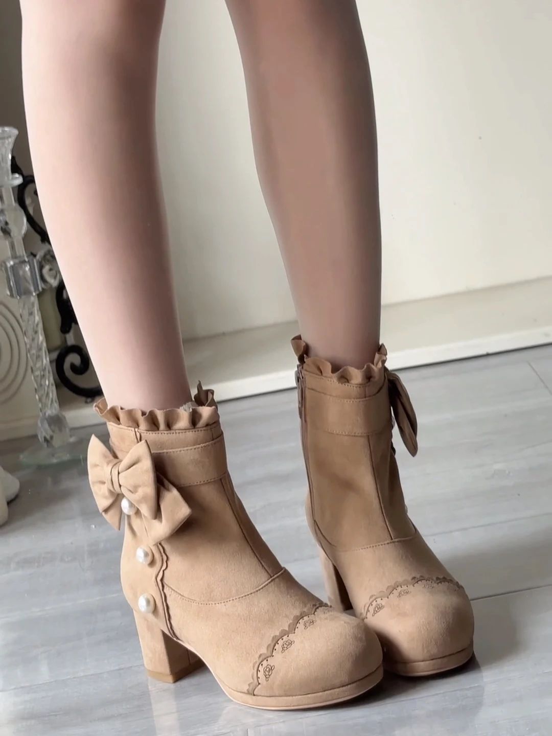 中跟 粗跟 炒杏仁色 牛奶咖啡色 土褐色 圆头 皮革  - VALI鞋履AI设计主图