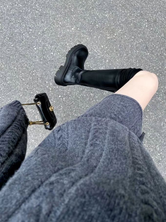 剪影 湍流色 深板岩色 圆头 皮革 