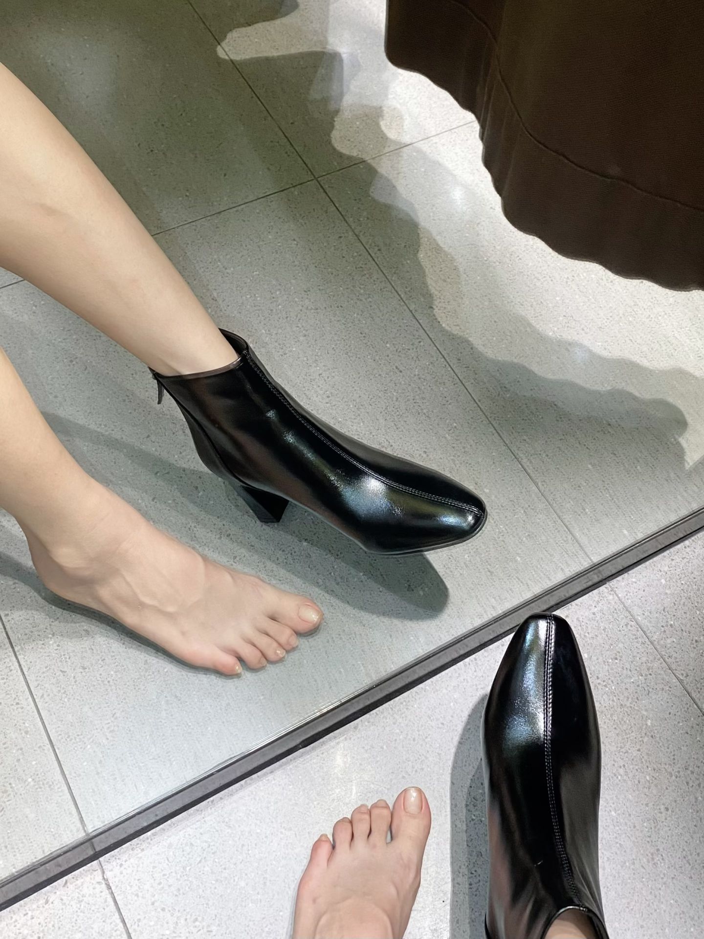 粗跟 燕尾服 松香色 都市灰 方头 皮革  - VALI鞋履AI设计主图