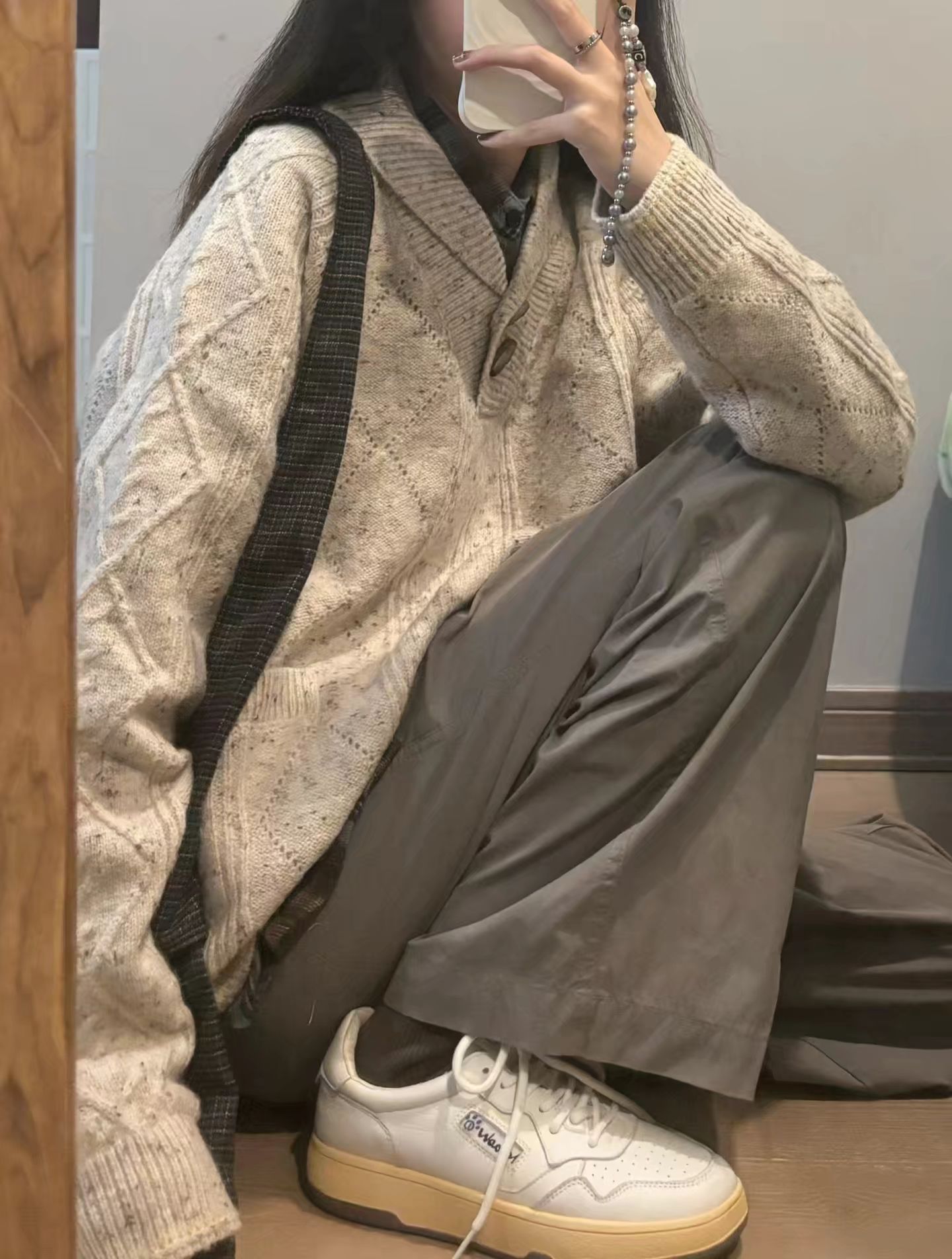 毛纺 H型 V领 中长袖 基础袖 细针 板岩黑 水壶色 鳄鱼  - VALI鞋履AI设计主图