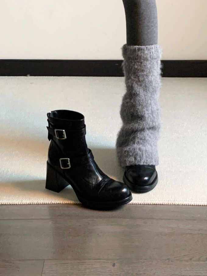 中跟 粗跟 燕尾服 圆头 袢扣 皮革 