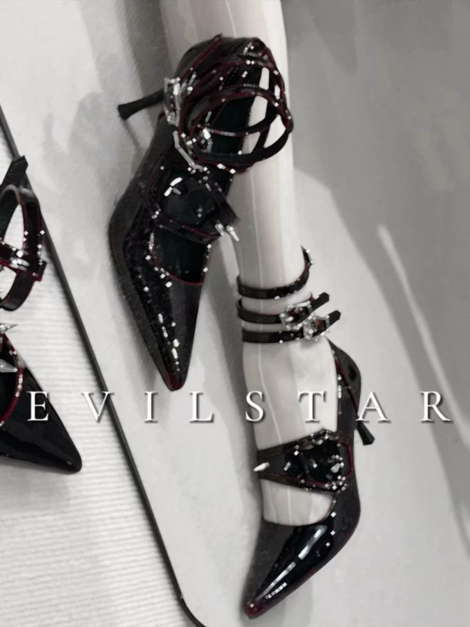 粗跟 燕尾服 巧克力梅 灰鹰 尖头 袢扣 皮革 