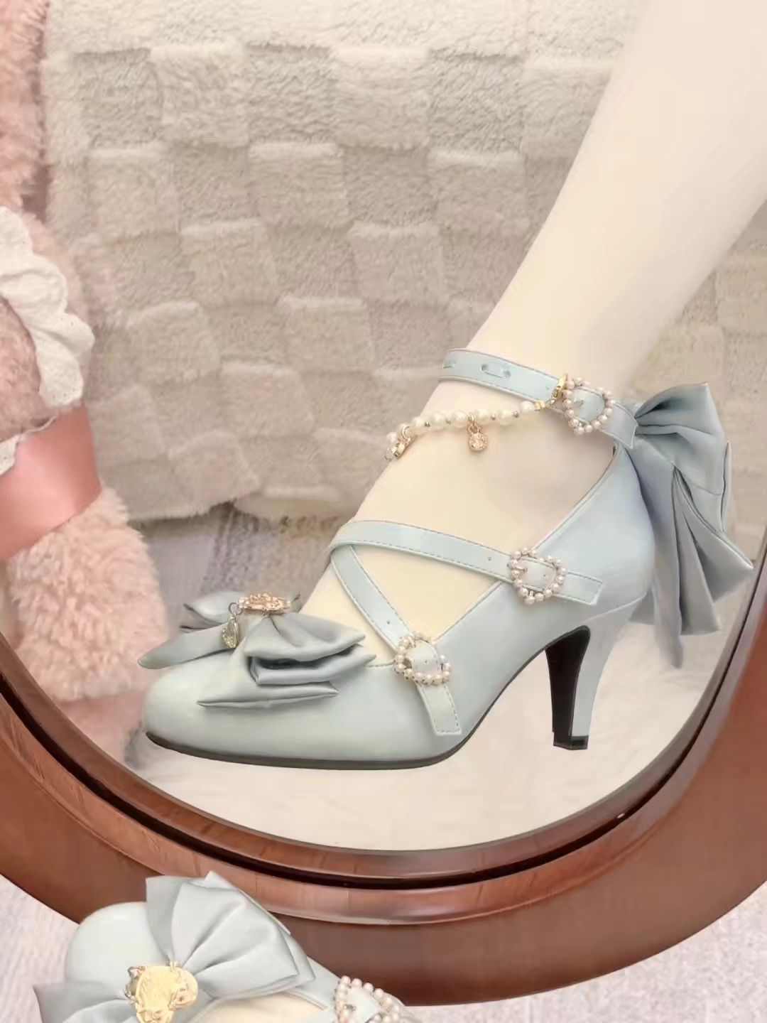 露灰色 蓝狐色 矿物灰 袢扣 浅口鞋 皮革  - VALI鞋履AI设计主图