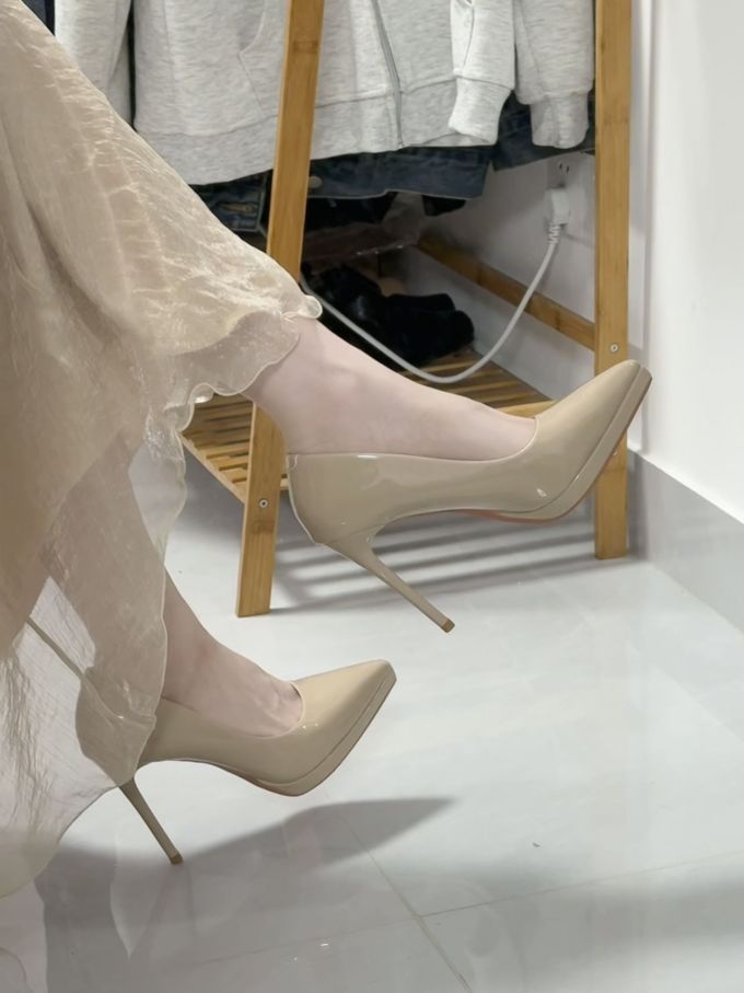 高跟 细跟 胡荽色 瓦器色 柠檬胡椒 尖头 低帮 一脚蹬 浅口鞋 皮革 