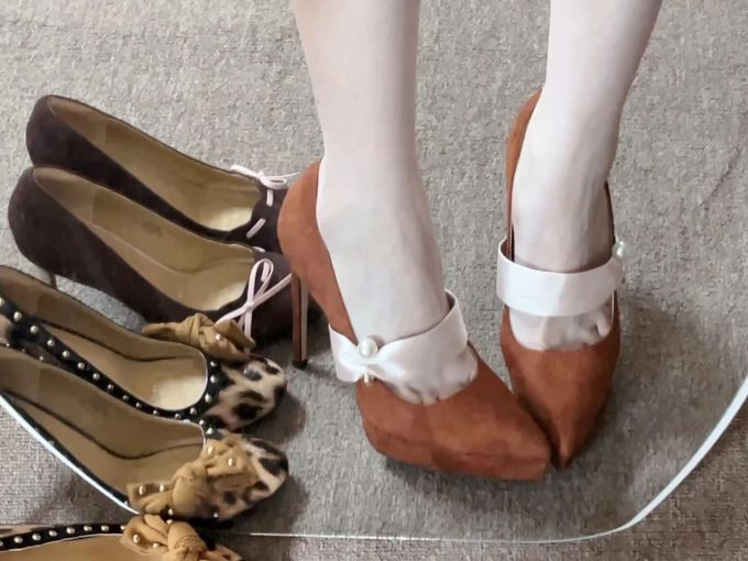 高跟 细跟 阿拉伯香料色 摩卡米色 椰子壳色 尖头 低帮 浅口鞋 皮革 