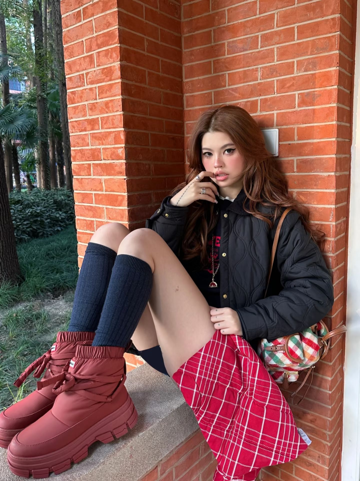 防护功能 H型 翻领 中长袖 棉羽绒袖 绗缝 蓝黑色 巧克力毛毛雨 墨色 基础扣饰  - VALI鞋履AI设计主图