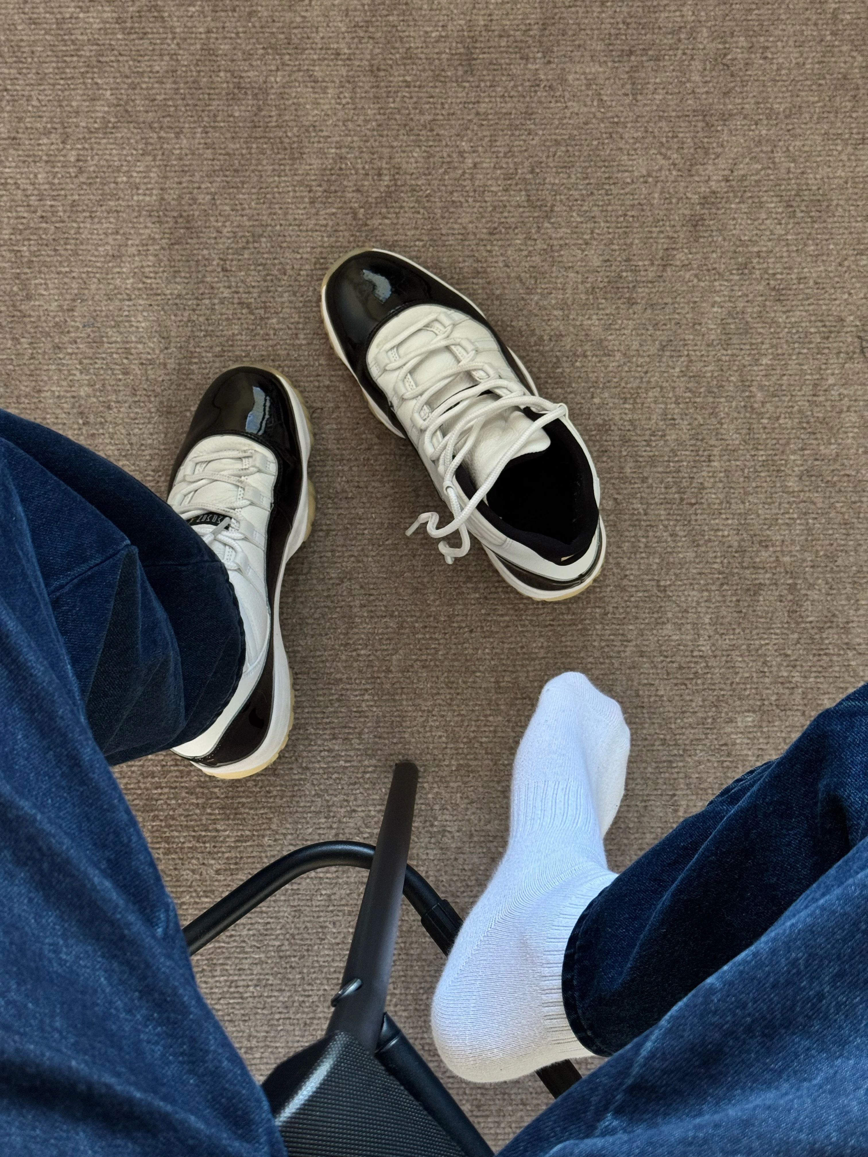 陨石色 青瓷绿 银绿色 系带 布面  - VALI鞋履AI设计主图