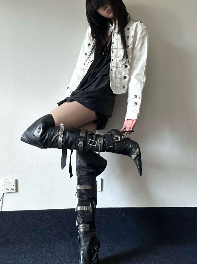 牛仔面料 H型 翻领 中长袖 基础袖 满印&循环 燕尾服 香槟白 露灰色 基础扣饰 朋克摇滚 