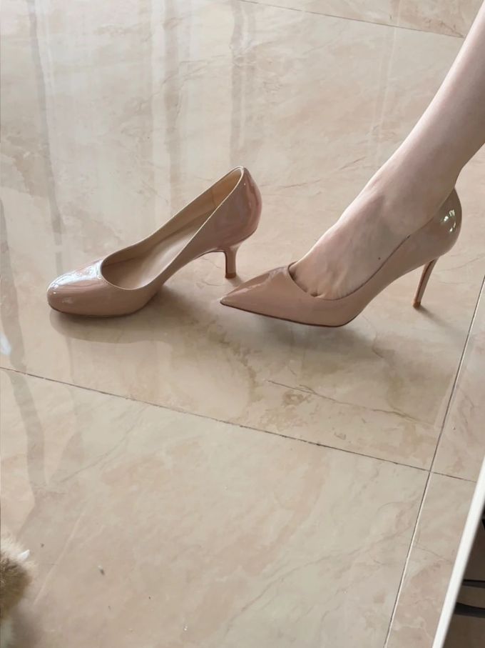 古柯摩卡 姜脆饼干色 赭石壁画 尖头 一脚蹬 浅口鞋 皮革 