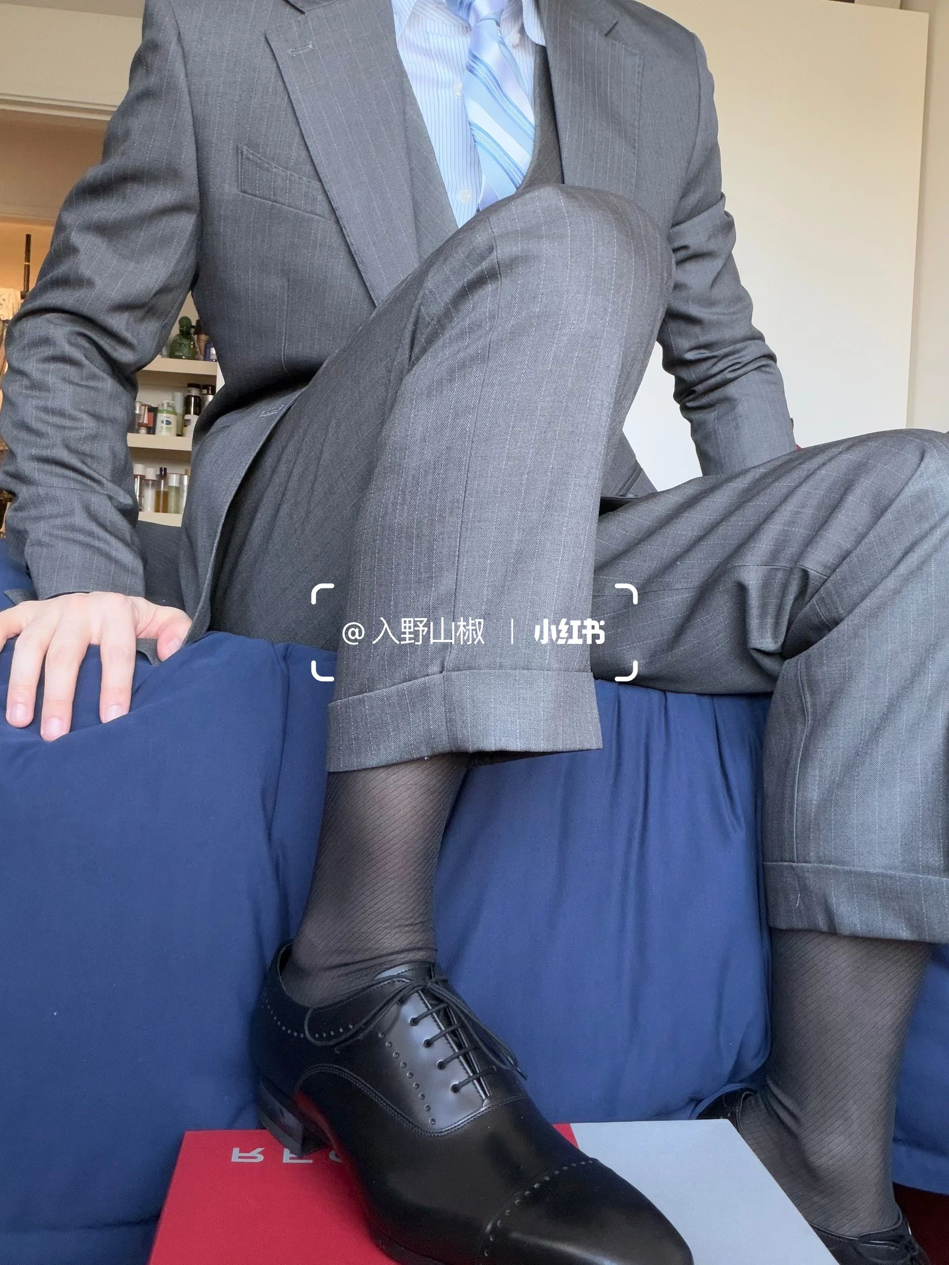 正装面料 H型 翻驳领 中长袖 基础袖 局部印染 字母 信风灰 冰紫蓝 福克斯顿灰  - VALI鞋履AI设计主图