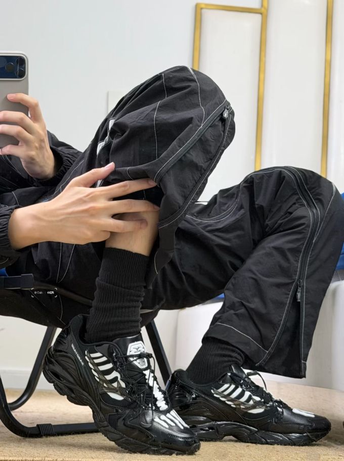 深洞 微蓝 露灰色 低帮 系带 